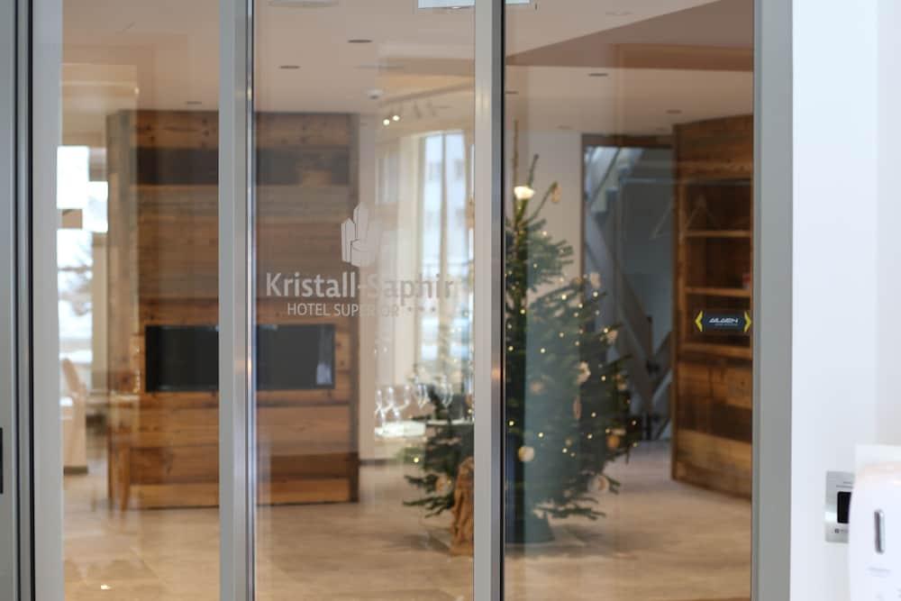 Hotel Kristall 萨斯阿尔马格尔 外观 照片